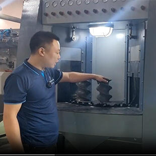 大型螺杆转盘式自动喷砂机使用视频教程