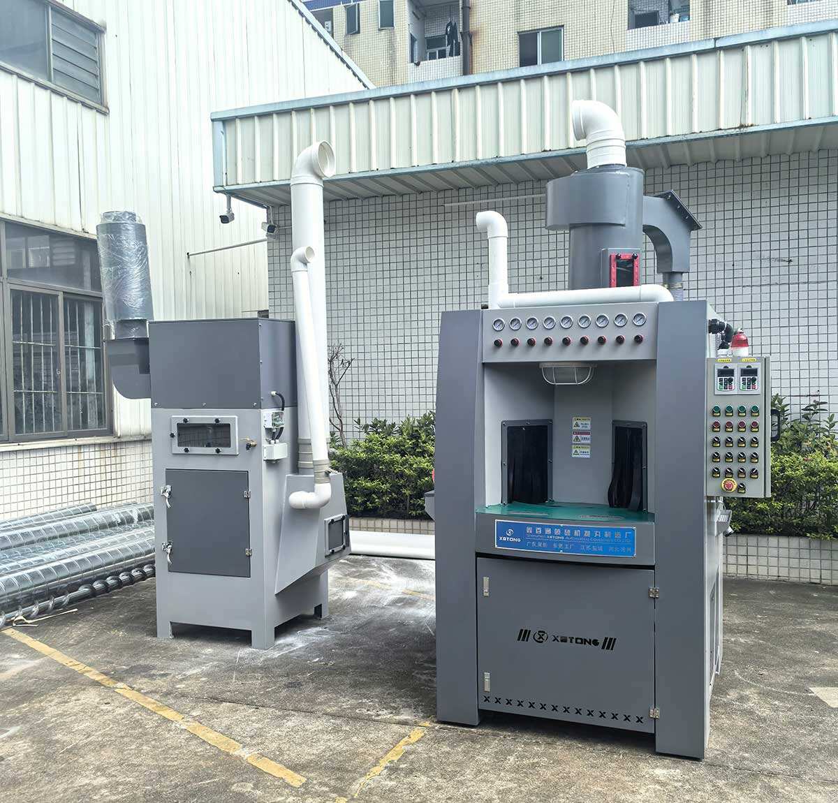 鑫百通品牌转盘式自动喷砂机设备